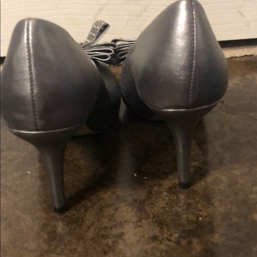 ⭐️ Bow tie Heels - Picture 5 of 6
